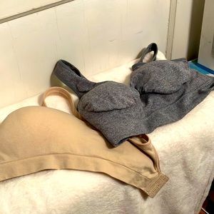 Womens 2 bras, size Large.